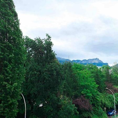 Charmant Appartement Avec Vue Sur Les Montagnes Анси Екстериор снимка